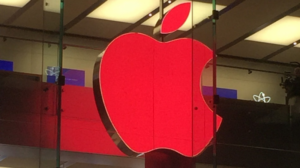 Logo Apple jadi Merah di Apple Store Sydney