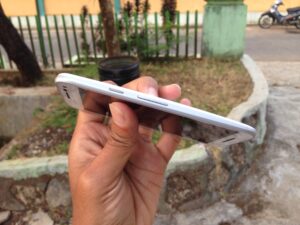 Sisi Samping Motorola Moto G 2015 Putih