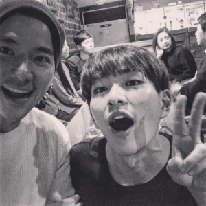 Cho Jesper bersama Onew