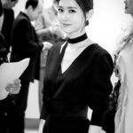 Foto BW Uee senyum dalam Marriage Contract