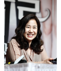 Kim Eum Sook penulis Descendants of the Sun