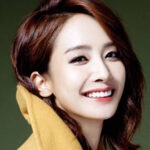 Senyum Indah Park Jung Ah