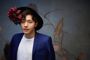 Yeo Jin Goo dengan Topi