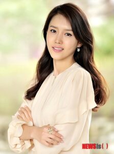 Senyum Chae Jung Ahn