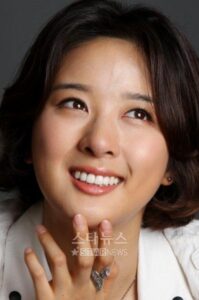 Tatapan Lee Chung Ah