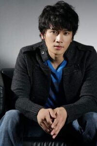 Wajah Ganteng Ji Sung