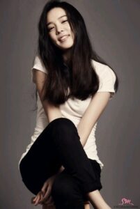 Wajah Yoon So Hee pemeran Bong Soon
