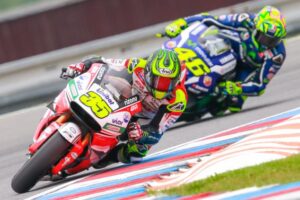 Carl Curtlaw dan Valentino Rossi Brno 2016