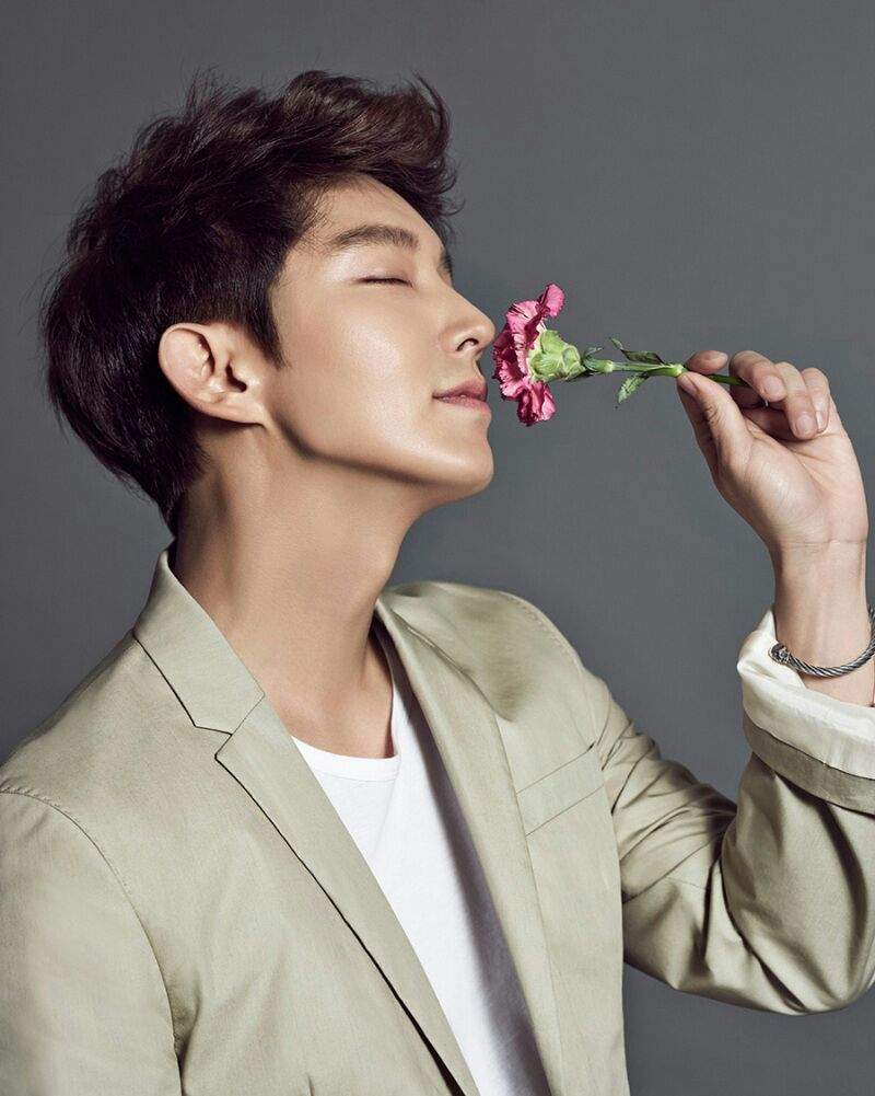 Lee Joon Ki's Pose with a Flower