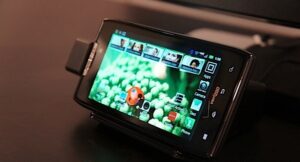 Motorola Droid RAZR - 3