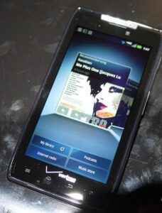 Motorola Droid RAZR - 4