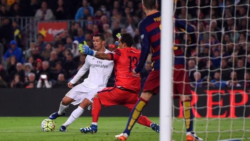 Cristiano Ronaldo CR7 vs Barcelona 2016
