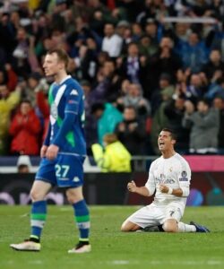 Cristiano Ronaldo Merayakan Goal atas Wolfburg 2016