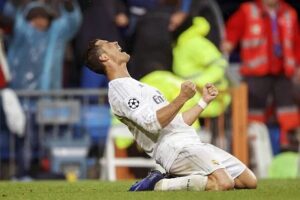 Selebrasi dari Cristiano Ronaldo Merayakan Goal Atas Wolfburg 2016