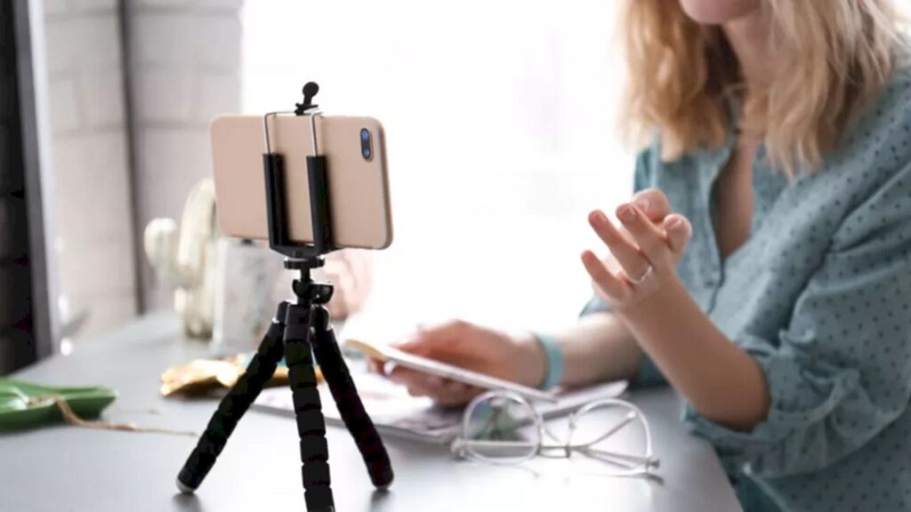Menjadikan Ponsel Sebagai Webcam