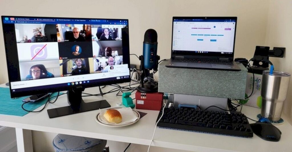 Menghubungkan Chromebook Ke Monitor