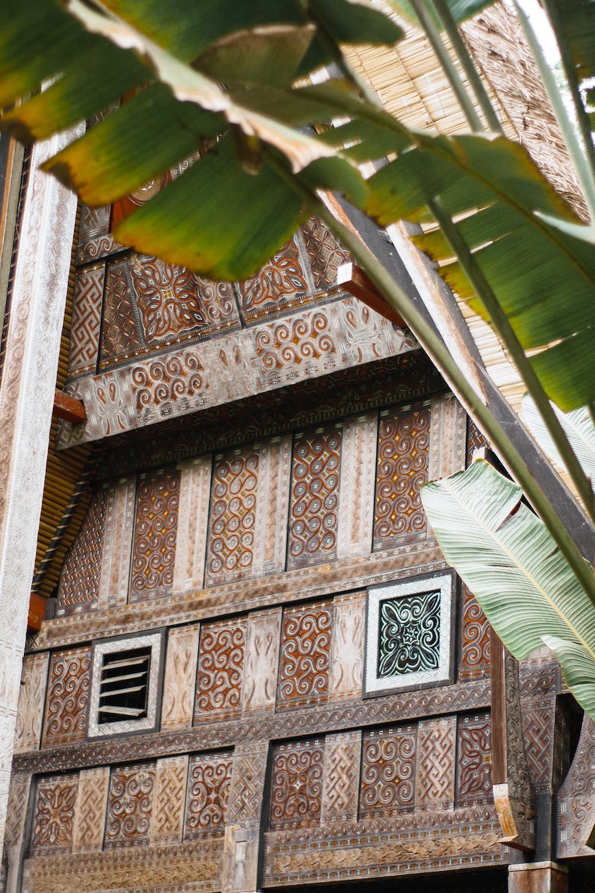 tongkonan ornamented facade