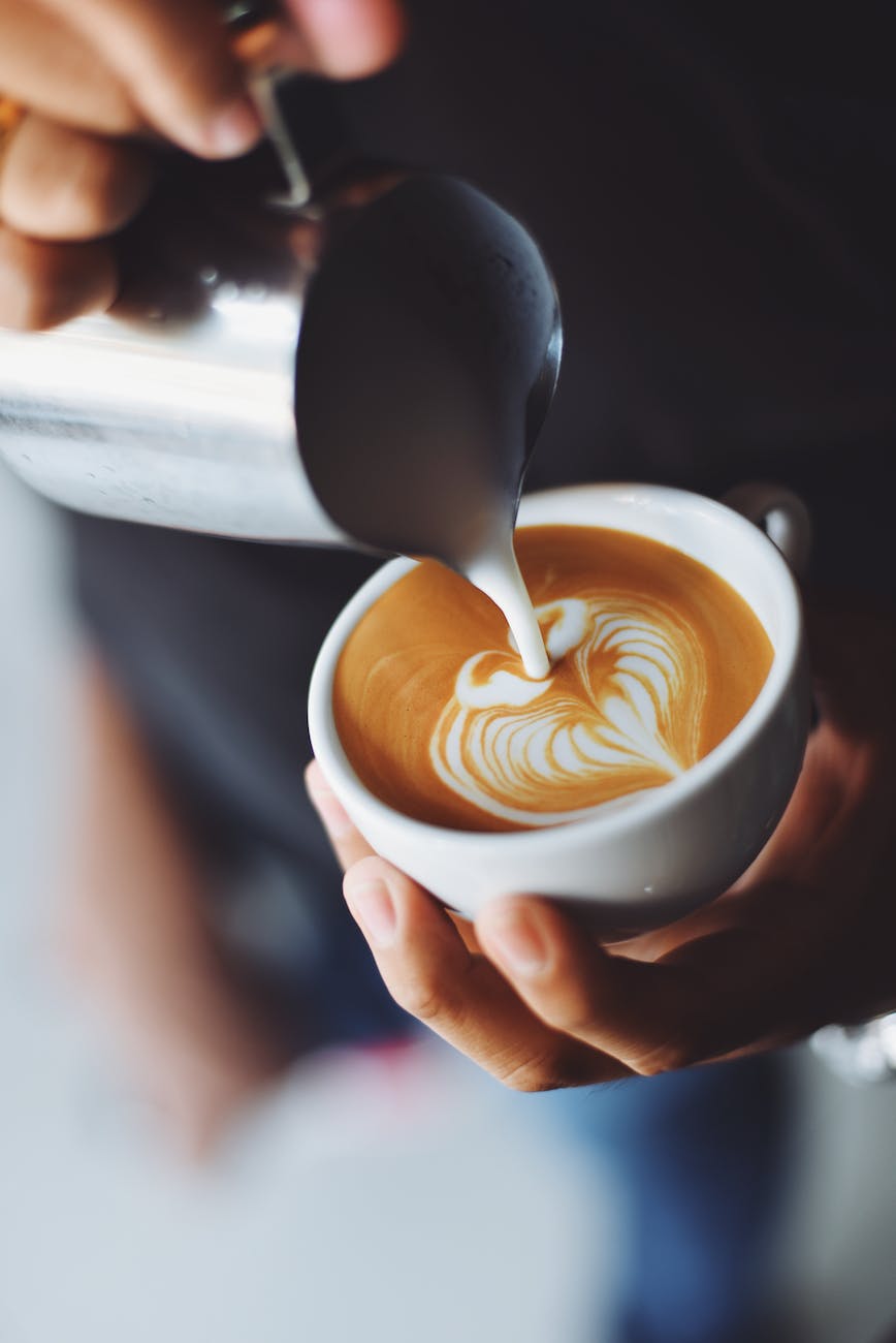 Mengelola Server dengan WSL dan EasyEngine 3 woman pouring cappuccino